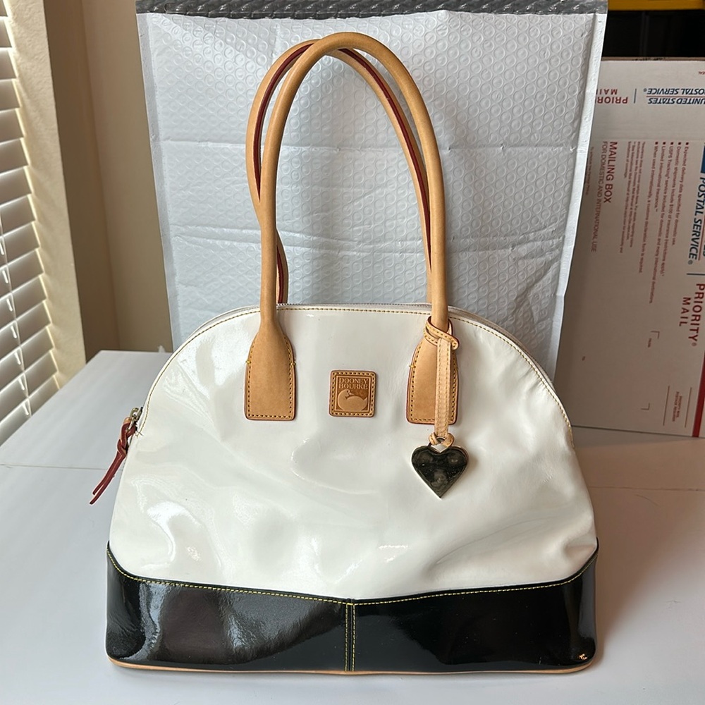 ⭐️HOST PICK⭐️ GUC Dooney & Bourke Purse